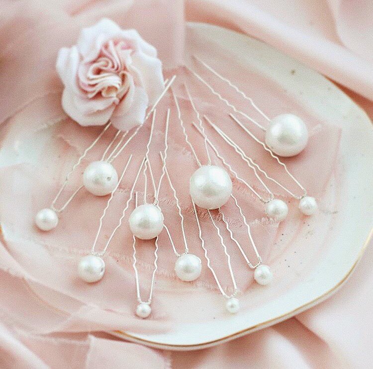 Crown, Tiara or Bridal Wreath? Bridal trends of 2020