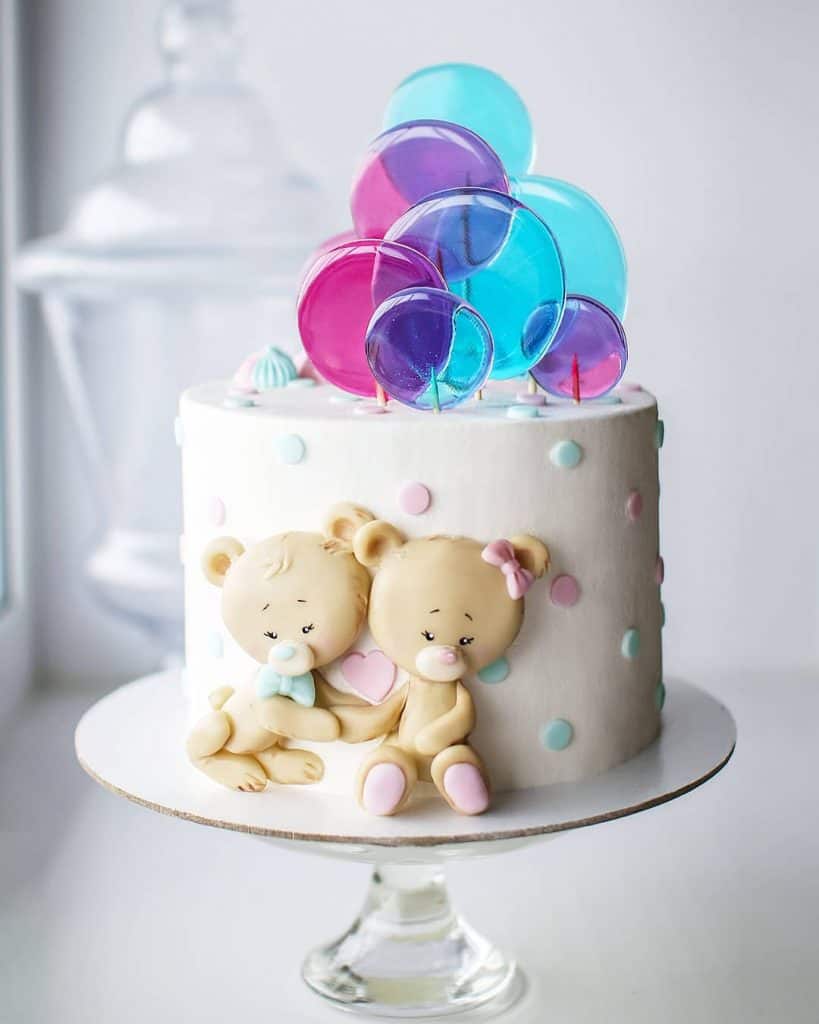 Birthday cake for twins is a hard task | bestfamilyparty.com